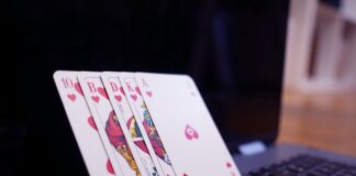 How does Online Poker Compare with Live Poker?