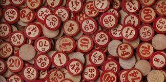 Differences Between British and American Bingo red and white round plastic