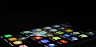 Why Developing A Cross Platform App Might Be a Good Idea silver Android smartphone