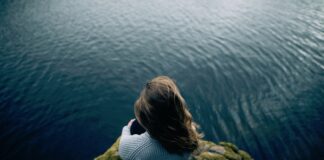 Living Life on the Edge: How to Take Calculated Risks for Success nature, rocks, edge