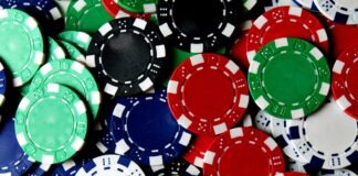 How to Play Texas Hold’em scattered poker chips