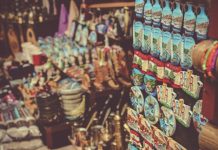 How to Choose the Perfect Souvenir: Tips and Trends selective focus photo of assorted decorative magnets